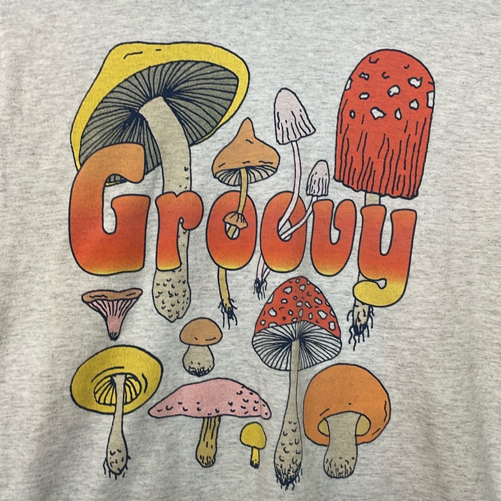 Gildan Brand Groovy Retro Mushroom Print Heather Gray Shirt - Unisex Size S
